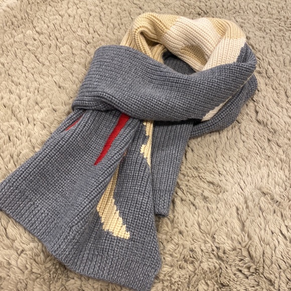 3.1 Philip lim gray color wool scarf. - Picture 4 of 5